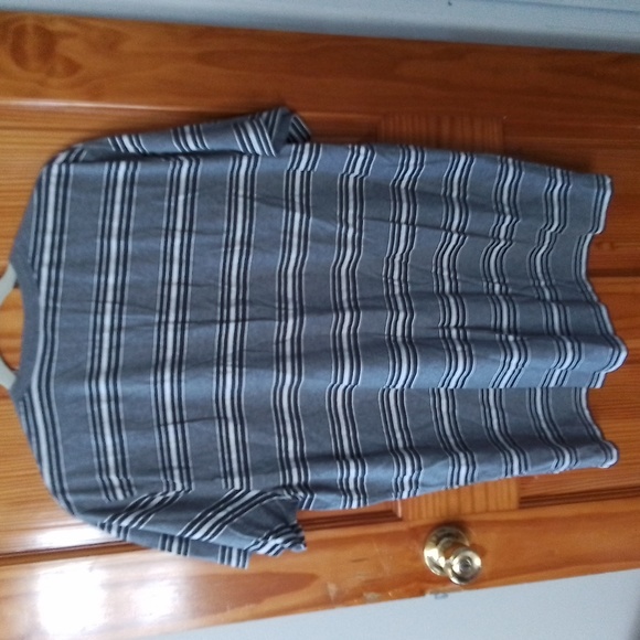 Old Navy Premium Shirt - Picture 2 of 4